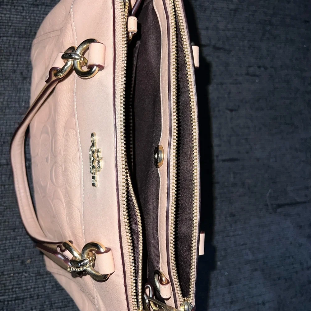 Coach purse - Picture 4 of 4